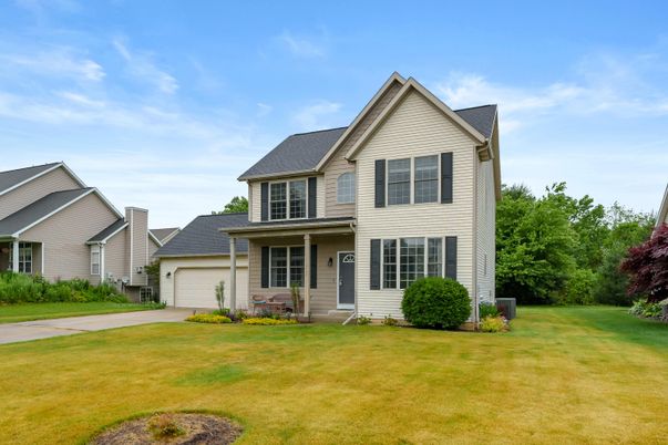 Attached, Exterior, Facade, Farmhouse