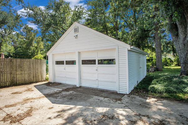 Detached Garage, Exterior