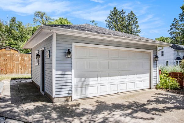 Detached Garage, Exterior