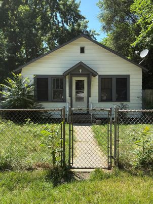Exterior, Facade, None