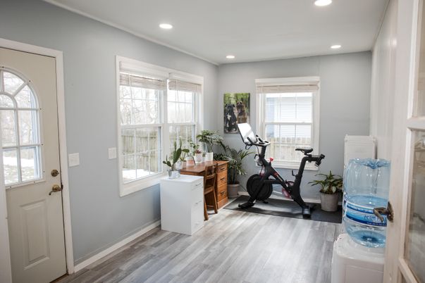 Fitness Equipment, Interior, Recessed Lighting, Wood Texture Flooring