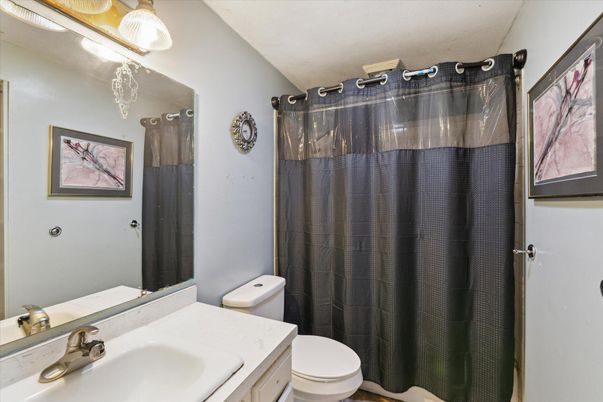 Bathroom, Interior, Tile Countertops