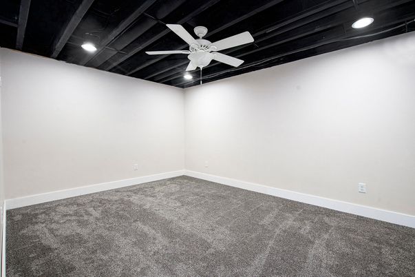 Empty room, Interior, Recessed Lighting