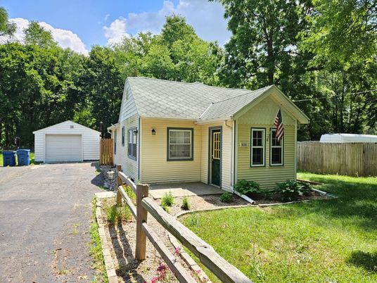 Detached Garage, Exterior