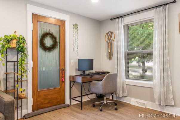 Home Office, Interior, Recessed Lighting, Wood Texture Flooring