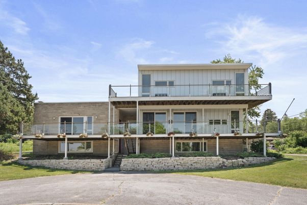 Backyard, Exterior, Facade, Modern