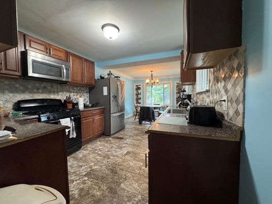 Chandelier, Dining room, Interior, Kitchen