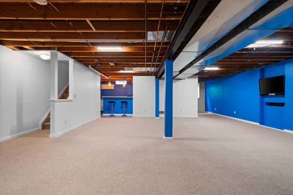 Empty room, Interior, Wooden Beams