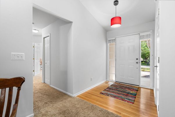 Interior, Pendant Lights, Wood Texture Flooring