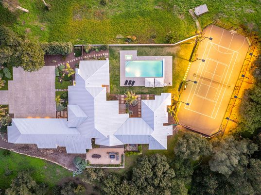 Exterior, Drone