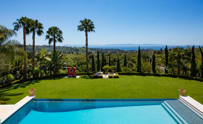Exterior, Pool, Water