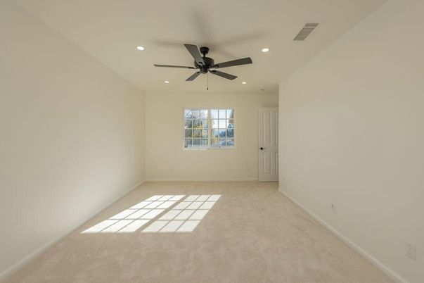 Empty room, Interior, Recessed Lighting