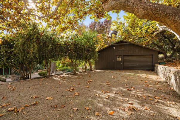 Detached Garage, Exterior