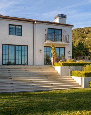 Backyard, Exterior, Facade, Modern