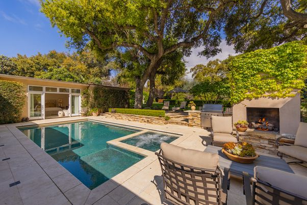 Exterior, Fireplace, Pool