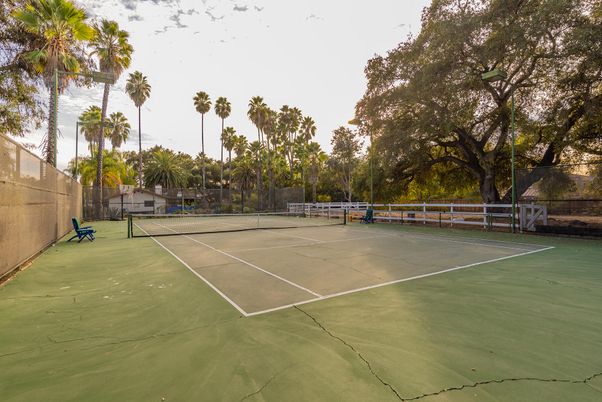 Exterior, Tennis Courts