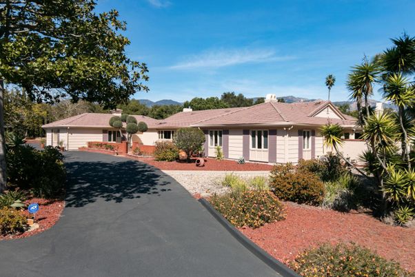 Attached, Exterior, Facade, Ranch