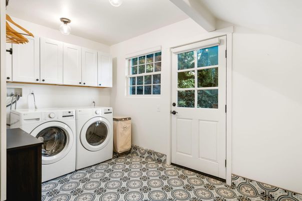 Interior, Washer