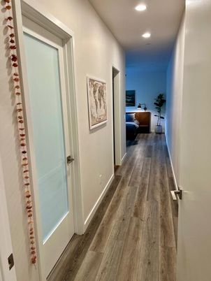 Interior, Recessed Lighting, Wood Texture Flooring