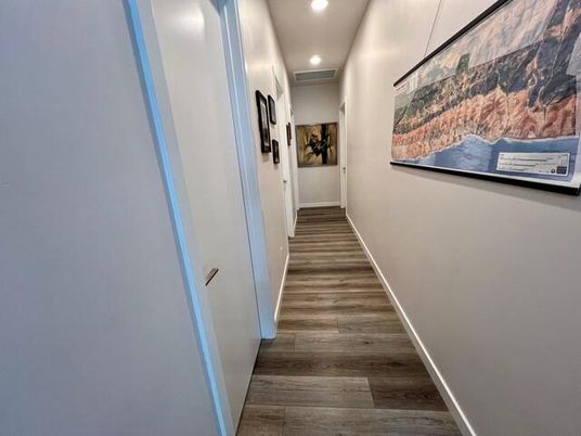 Interior, Recessed Lighting, Wood Texture Flooring