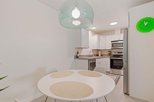 Dining room, Interior, Kitchen, Pendant Lights, Recessed Lighting, Stainless Steel Appliances
