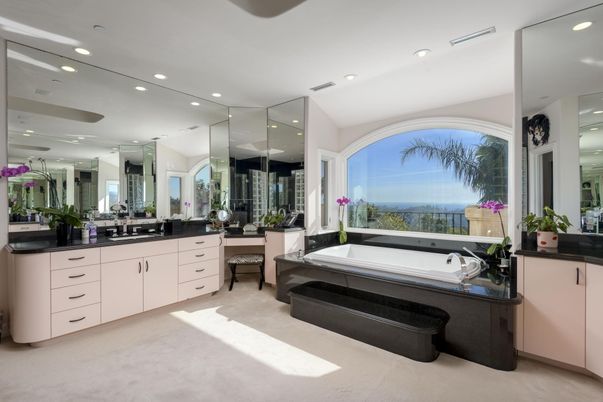 Bathroom, Dual Sink Vanities, Interior, Recessed Lighting, Water