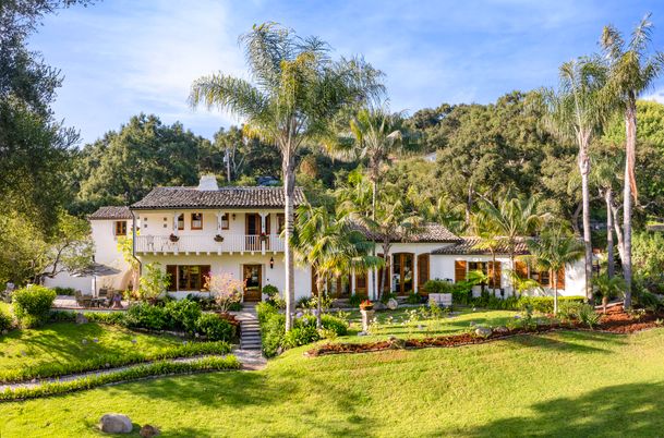 Backyard, Exterior, Facade, Mediterranean