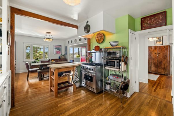 Dining room, Interior, Kitchen, Stainless Steel Appliances, Wood Texture Flooring