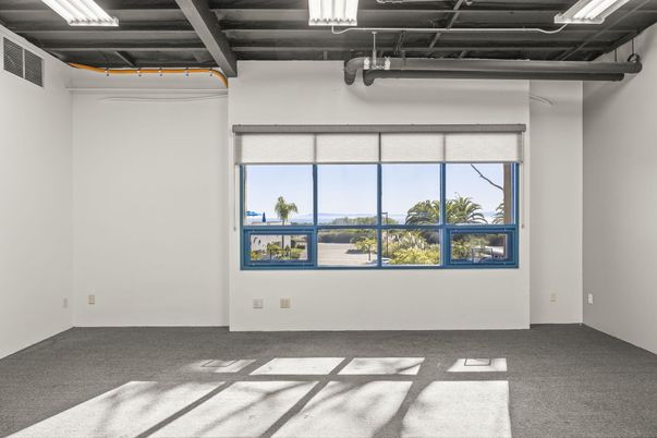 Empty room, Interior, Wooden Beams