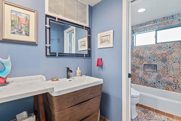 Bathroom, Interior, Recessed Lighting
