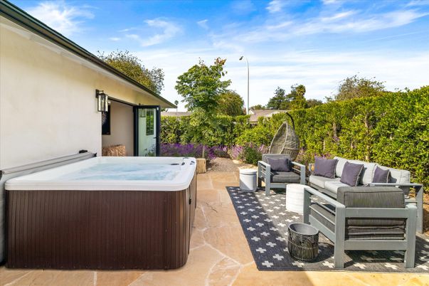 Exterior, Hot Tub
