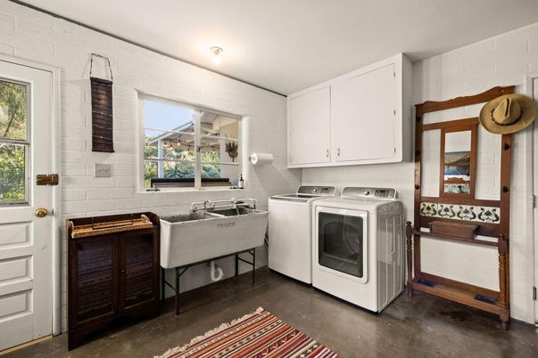Interior, Washer