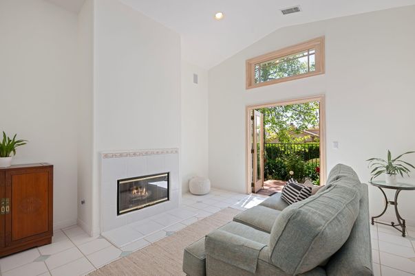 Fireplace, Interior, Living room, Recessed Lighting