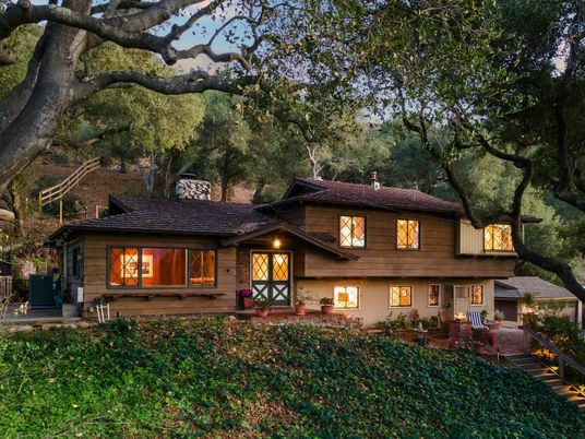 Backyard, Exterior, Facade, Log Home