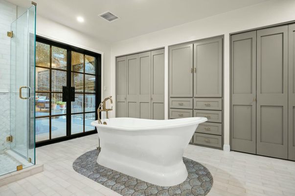 Bathroom, Free Standing Baths, Glass Shower, Interior, Recessed Lighting