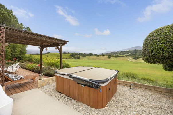 Exterior, Hot Tub
