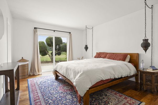 Bedroom, Interior, Pendant Lights, Wood Texture Flooring