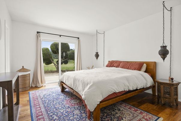 Bedroom, Interior, Pendant Lights, Wood Texture Flooring