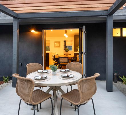 Dining room, Exterior