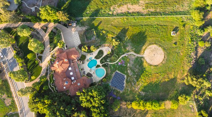 Exterior, Drone