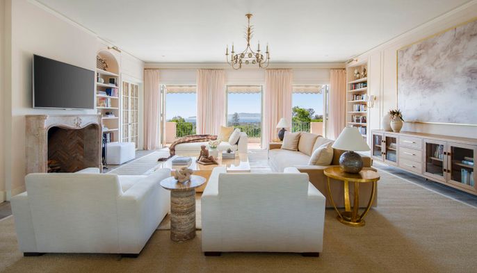 Chandelier, Fireplace, Interior, Living room