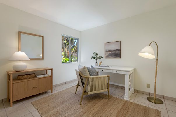 Home Office, Interior