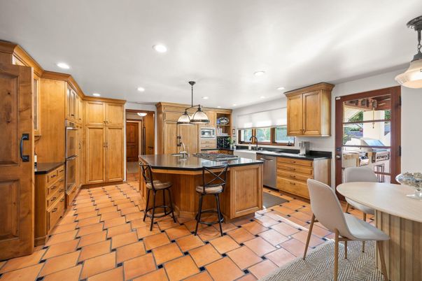 Dining room, Interior, Kitchen, Pendant Lights, Recessed Lighting