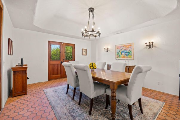 Chandelier, Dining room, Interior