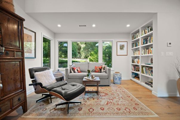 Interior, Living room, Recessed Lighting, Wood Texture Flooring