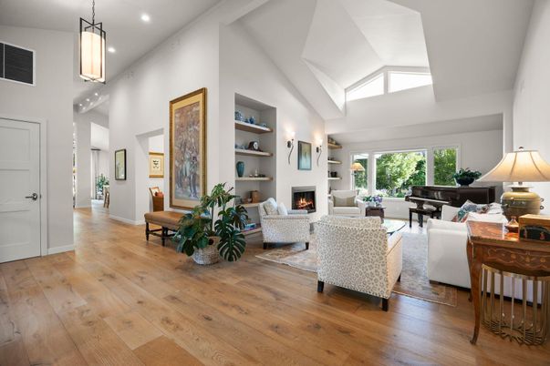 Fireplace, Interior, Living room, Pendant Lights, Piano, Recessed Lighting, Wood Texture Flooring