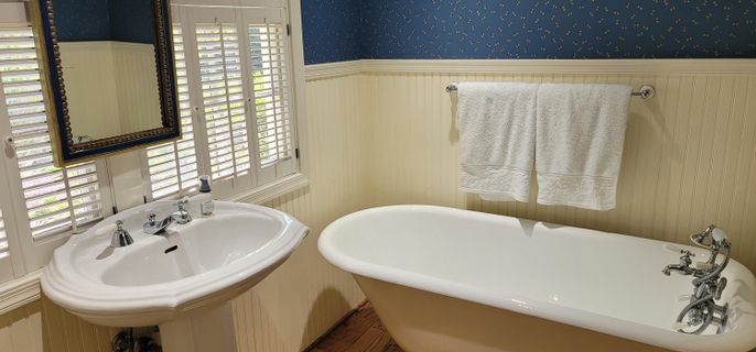Bathroom, Free Standing Baths, Interior