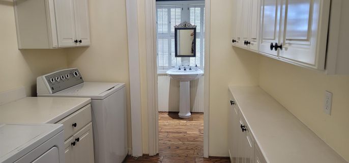 Interior, Washer, Wood Texture Flooring