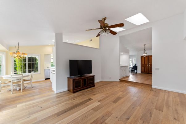 Chandelier, Dining room, Interior, Pendant Lights, Recessed Lighting, Wood Texture Flooring