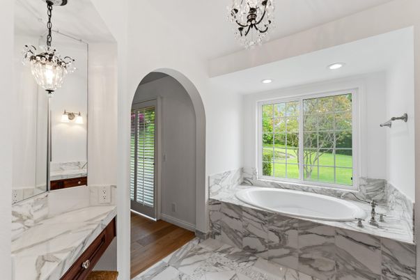 Bathroom, Interior, Marble, Pendant Lights, Recessed Lighting, Wood Texture Flooring